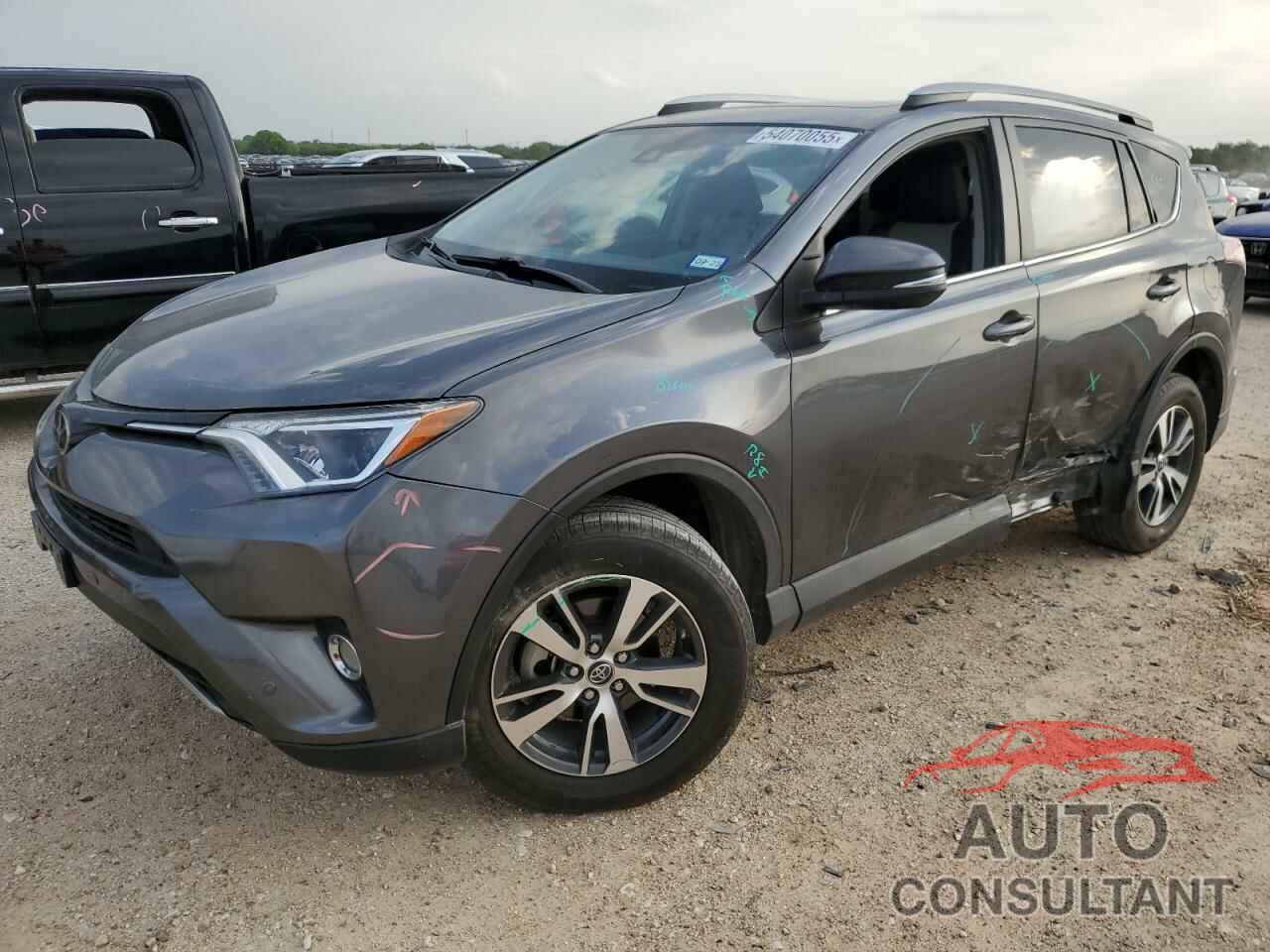 TOYOTA RAV4 2017 - JTMWFREV3HD096003