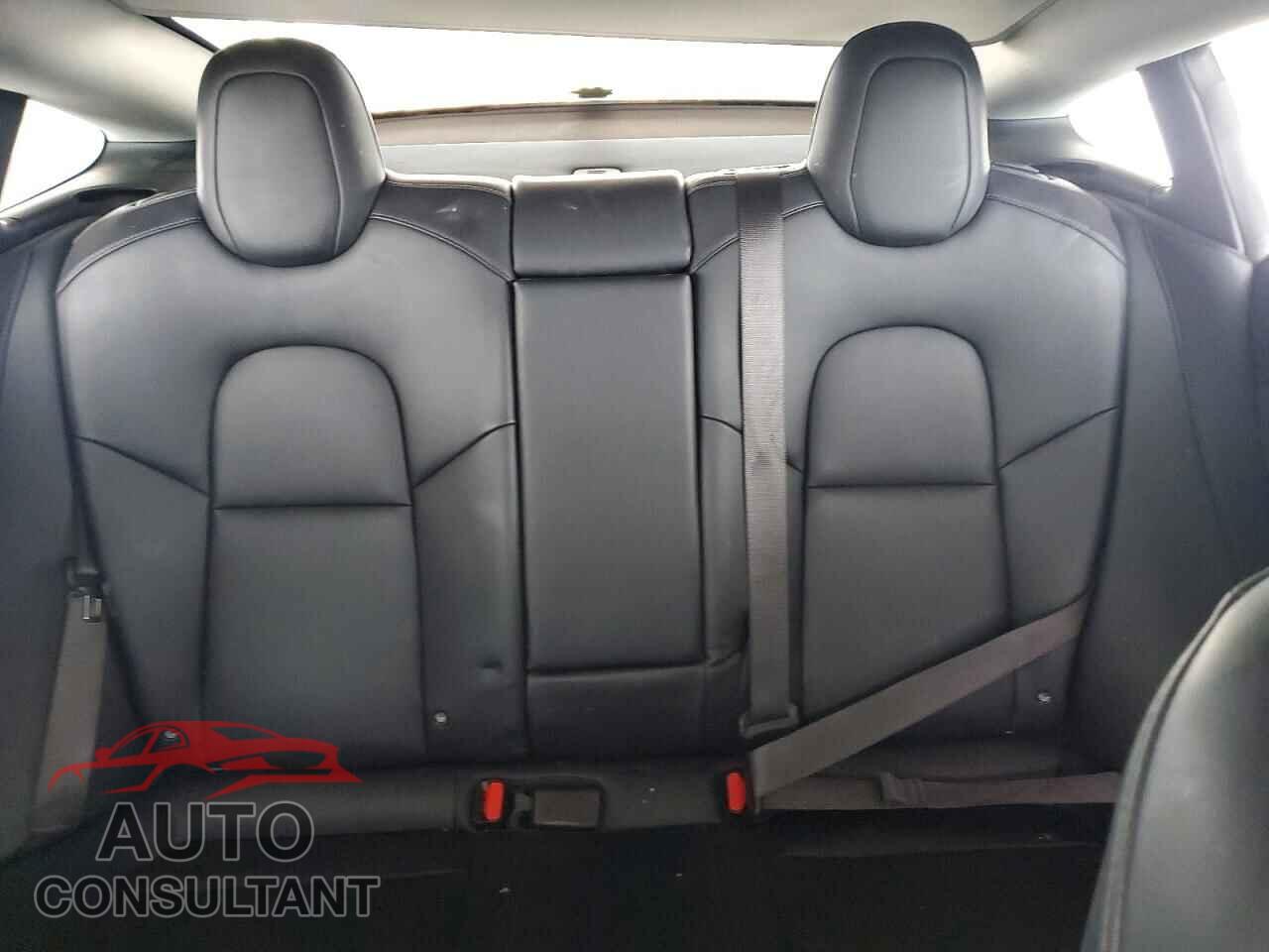 TESLA MODEL 3 2018 - 5YJ3E1EAXJF009474