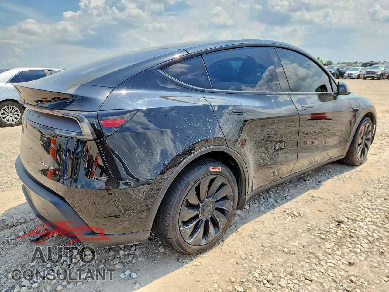 TESLA MODEL Y 2026 - 7SAYGDEEXTA413379