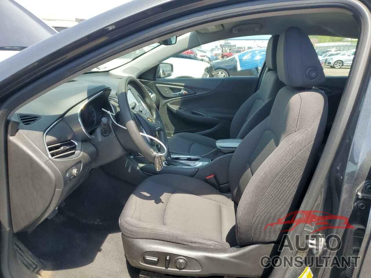 CHEVROLET MALIBU 2017 - 1G1ZE5ST5HF271604