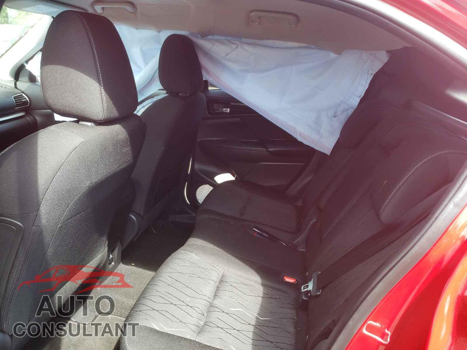 MITSUBISHI ECLIPSE 2019 - JA4AT5AA0KZ020029