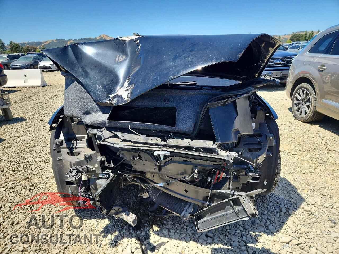 TESLA MODEL X 2018 - 5YJXCBE23JF100107