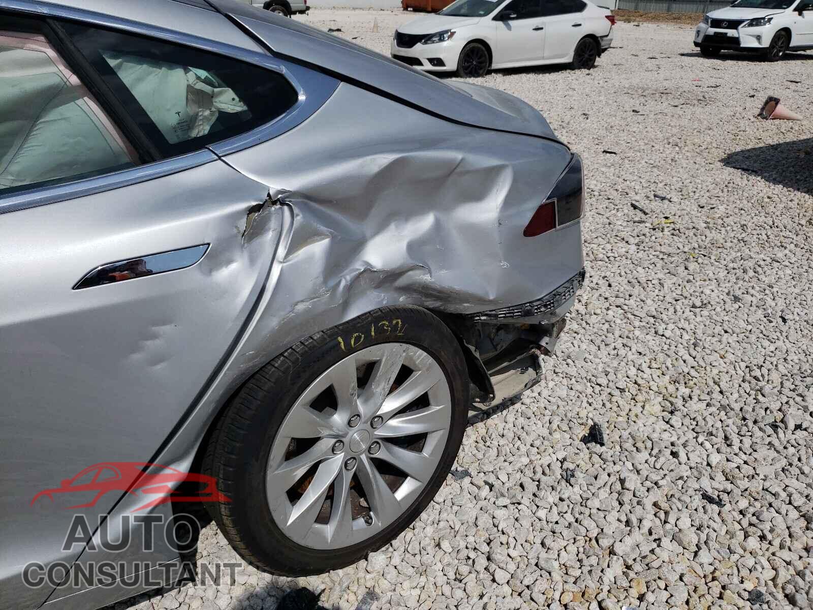 TESLA MODEL S 2018 - 5YJSA1E21JF293402