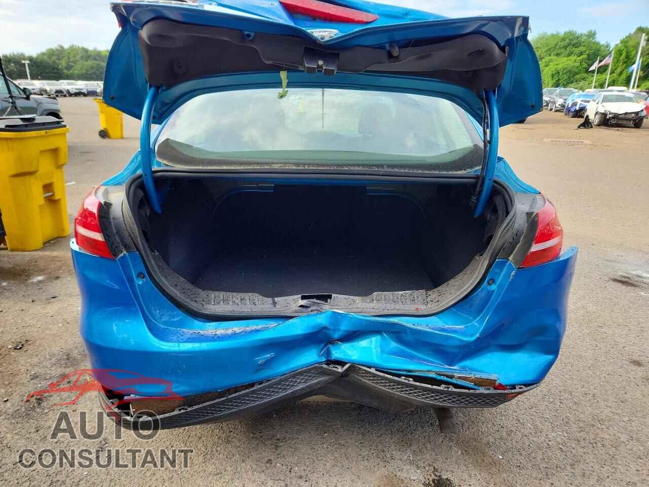 FORD FOCUS 2015 - 1FADP3F20FL380946
