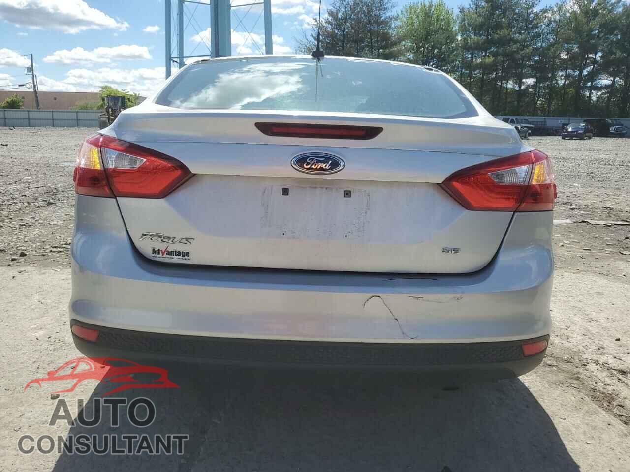 FORD FOCUS 2014 - 1FADP3F26EL188879