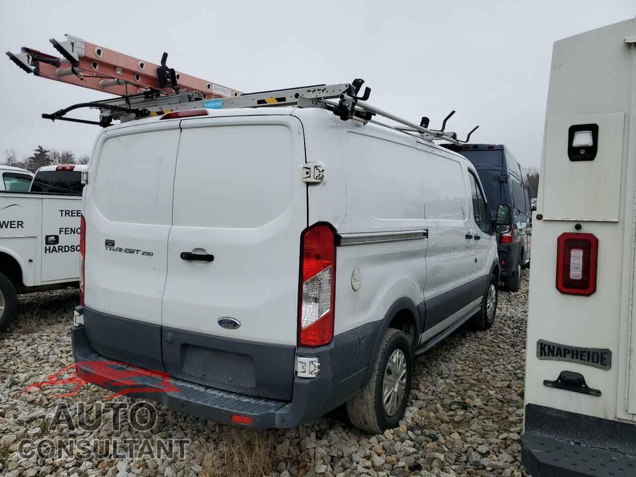 FORD TRANSIT 2018 - 1FTYR1YMXJKB25843