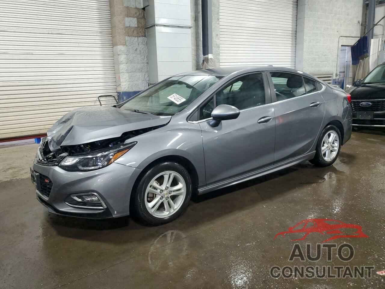CHEVROLET CRUZE 2018 - 1G1BE5SM9J7170138