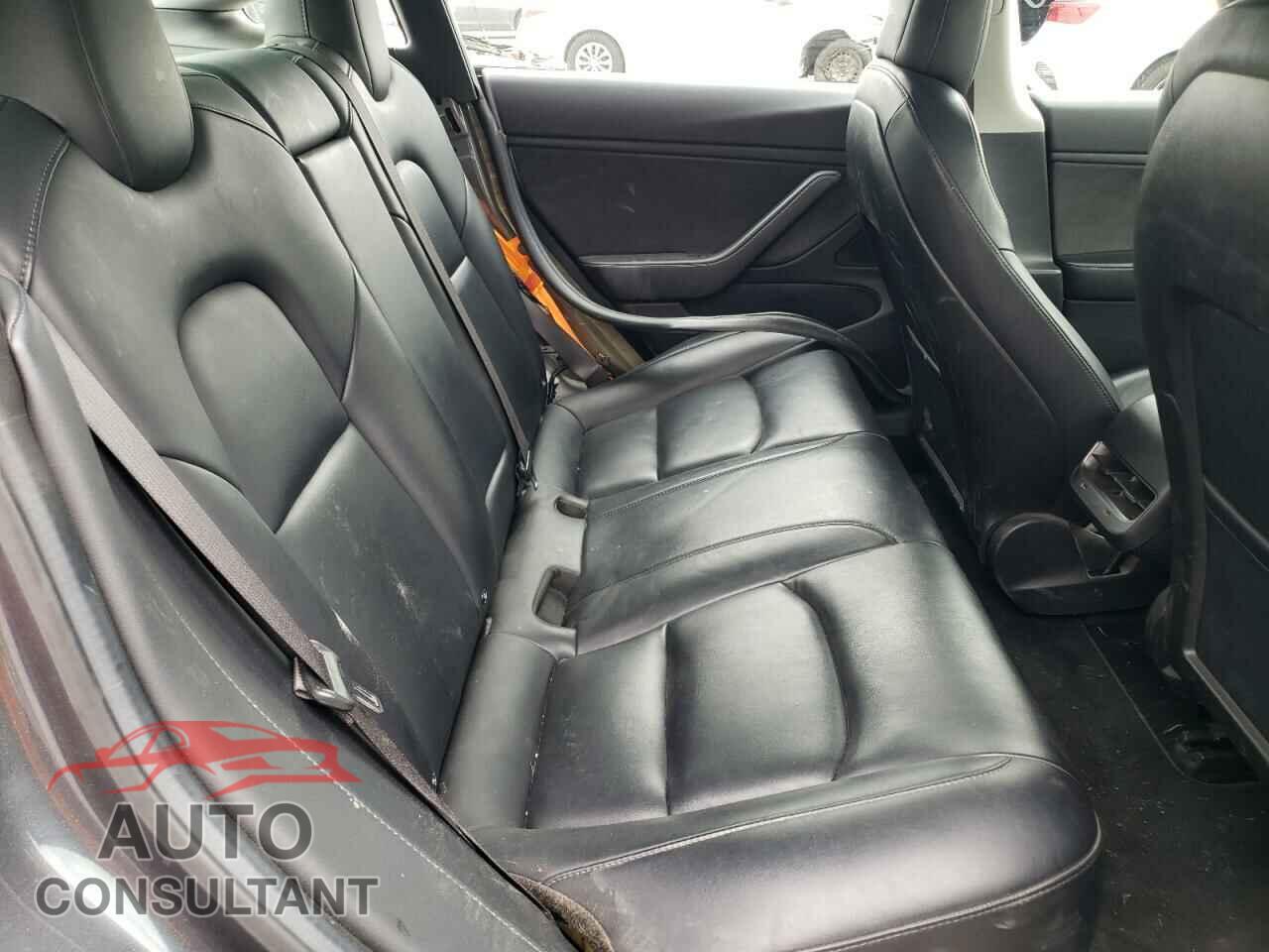 TESLA MODEL 3 2018 - 5YJ3E1EA5JF077620