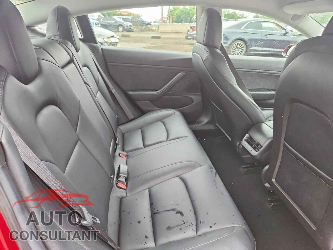 TESLA MODEL 3 2018 - 5YJ3E1EB7JF065400