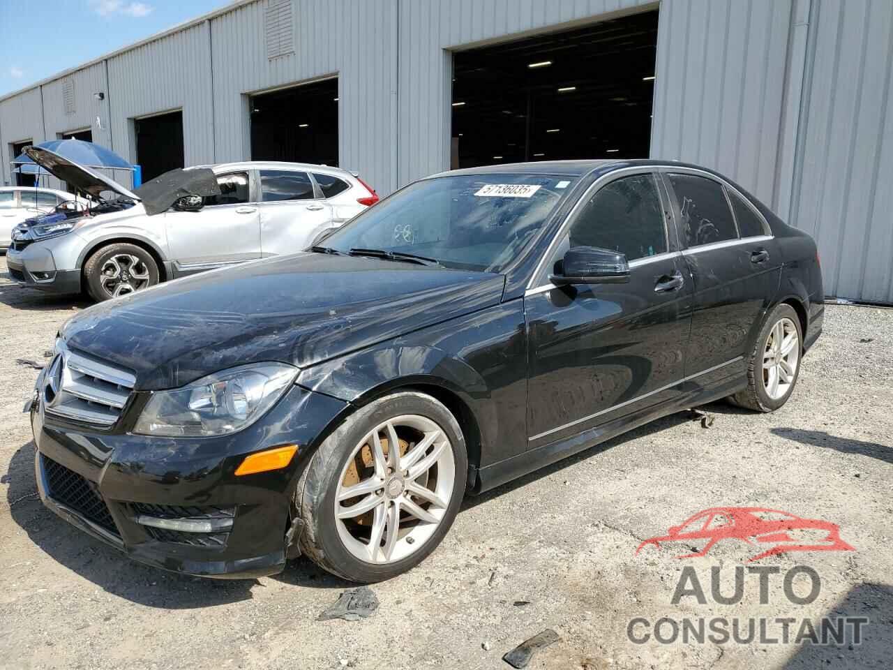 MERCEDES-BENZ C-CLASS 2012 - WDDGF4HB3CR209796