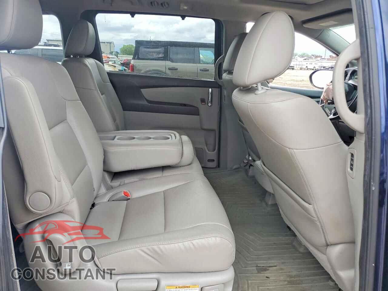 HONDA ODYSSEY 2016 - 5FNRL5H60GB016019