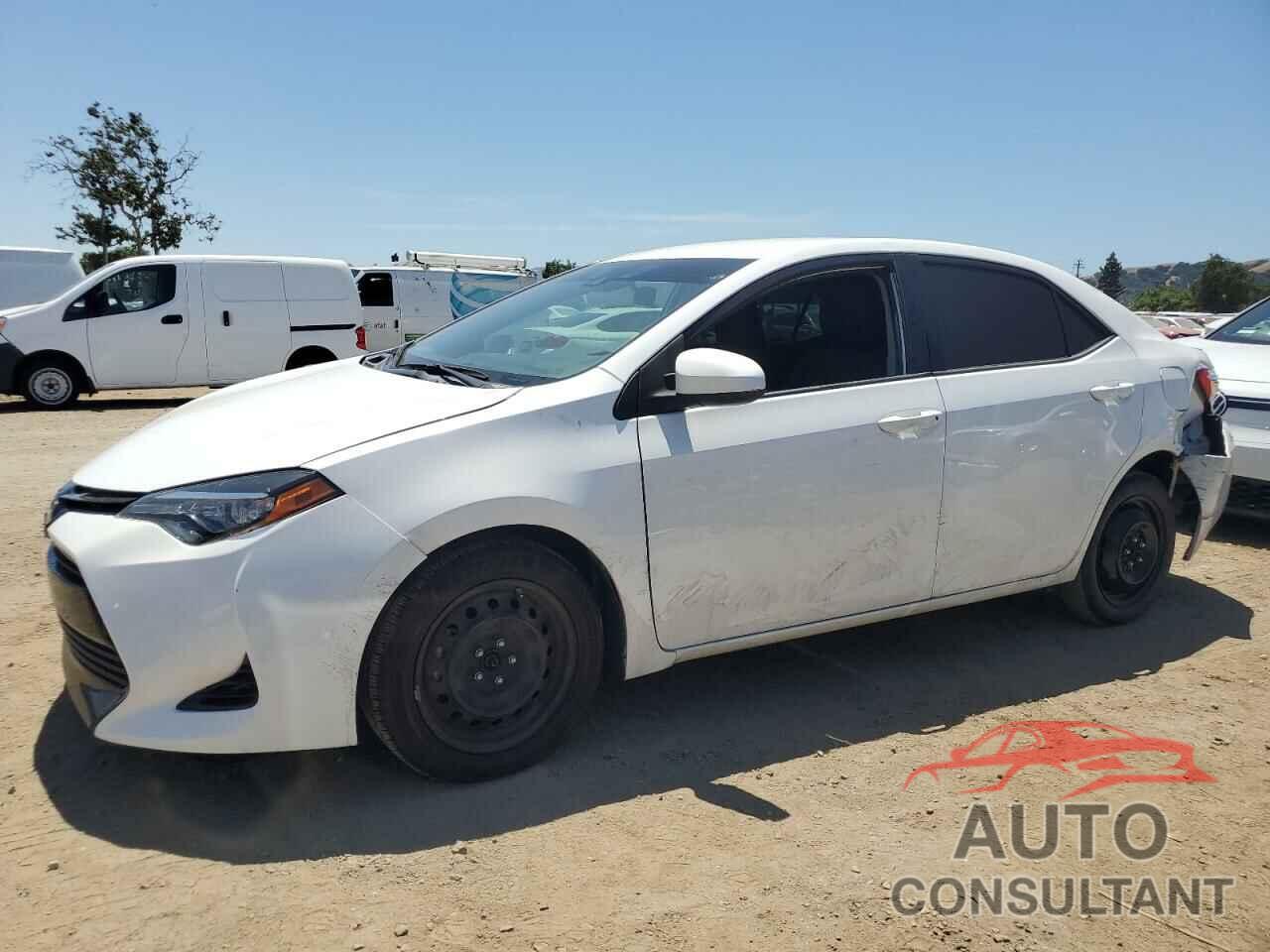 TOYOTA COROLLA 2018 - 5YFBURHEXJP818988
