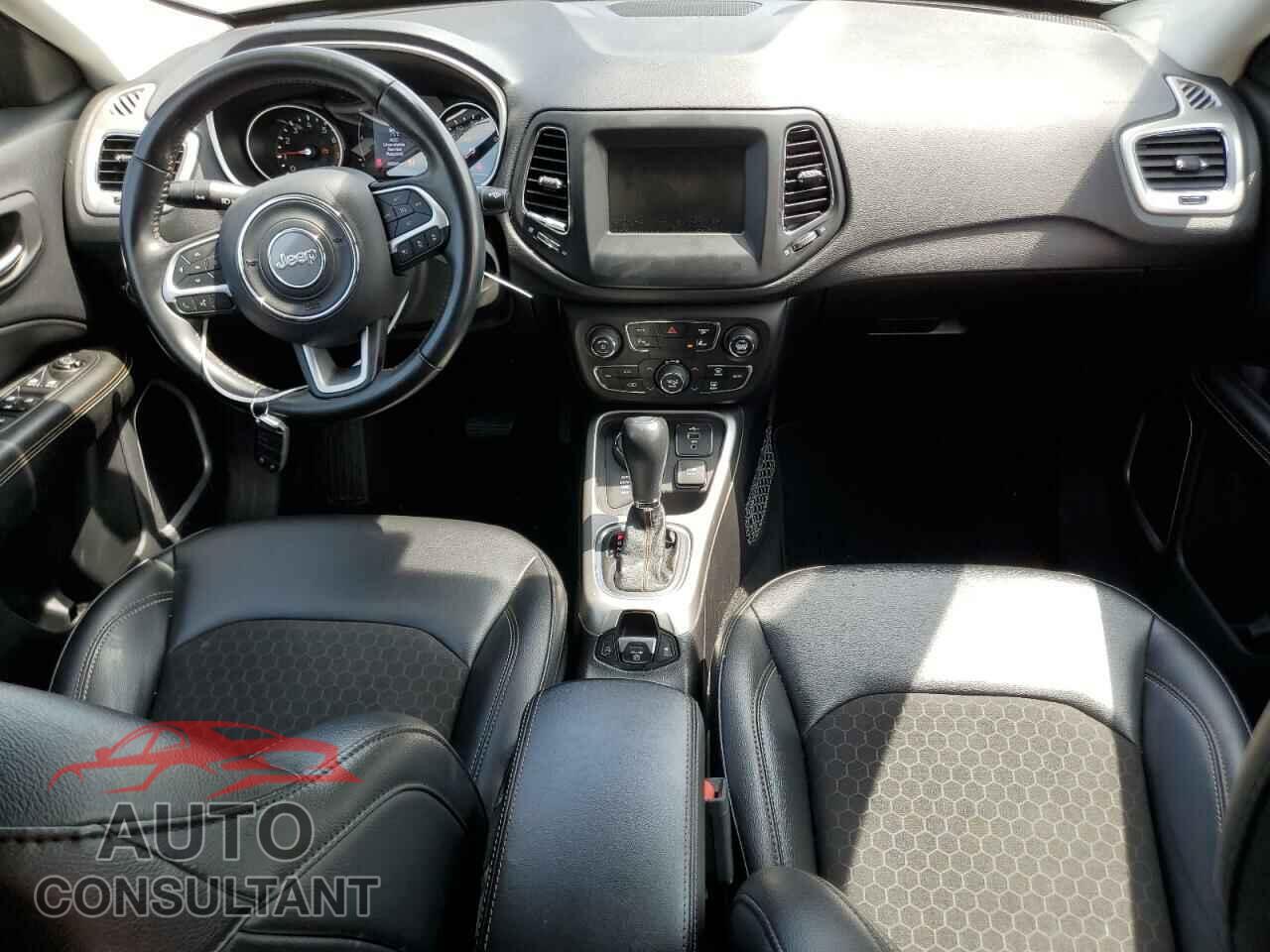 JEEP COMPASS 2020 - 3C4NJDBB8LT192591