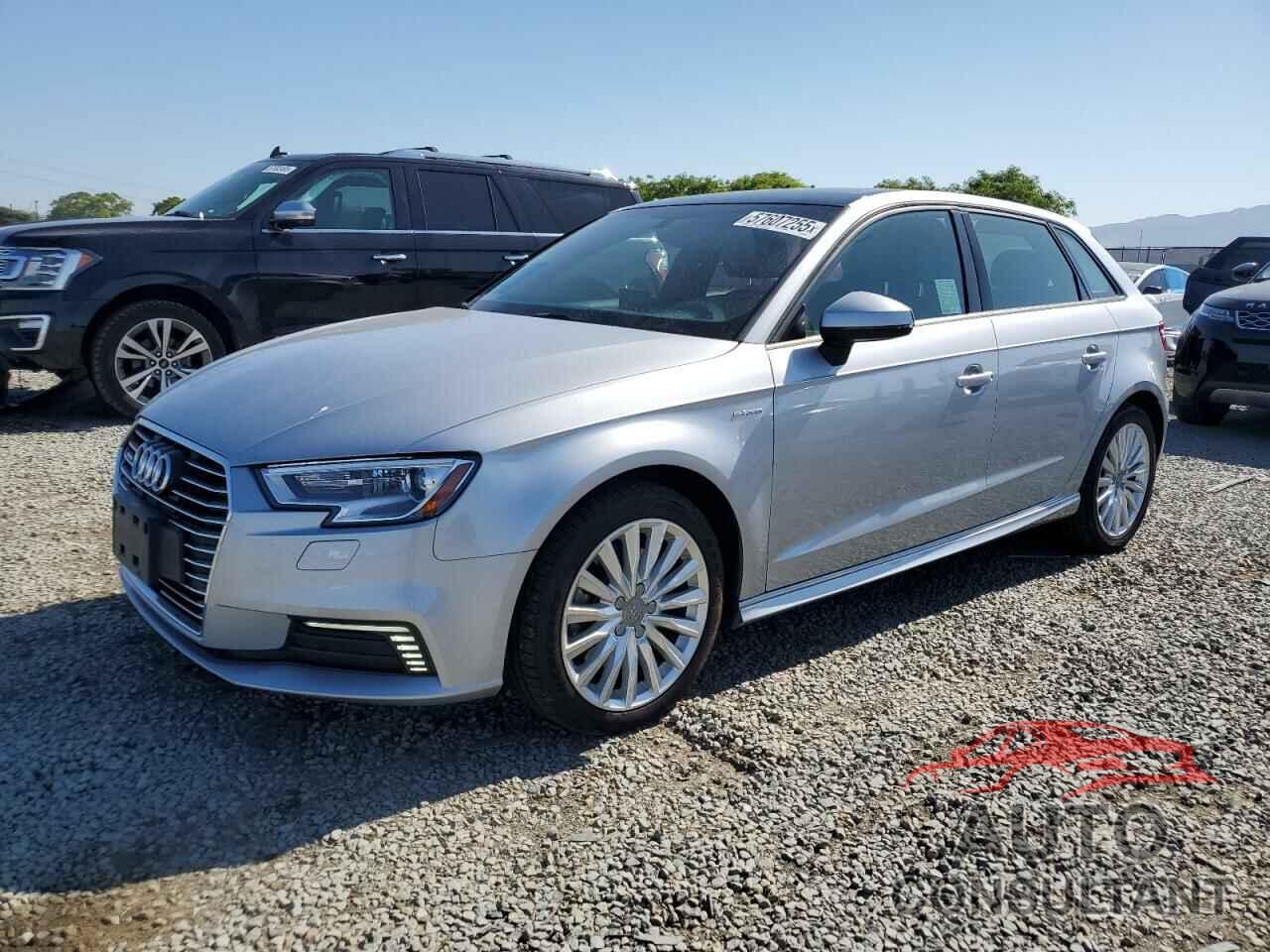 AUDI A3 2018 - WAUUPBFF4JA063082