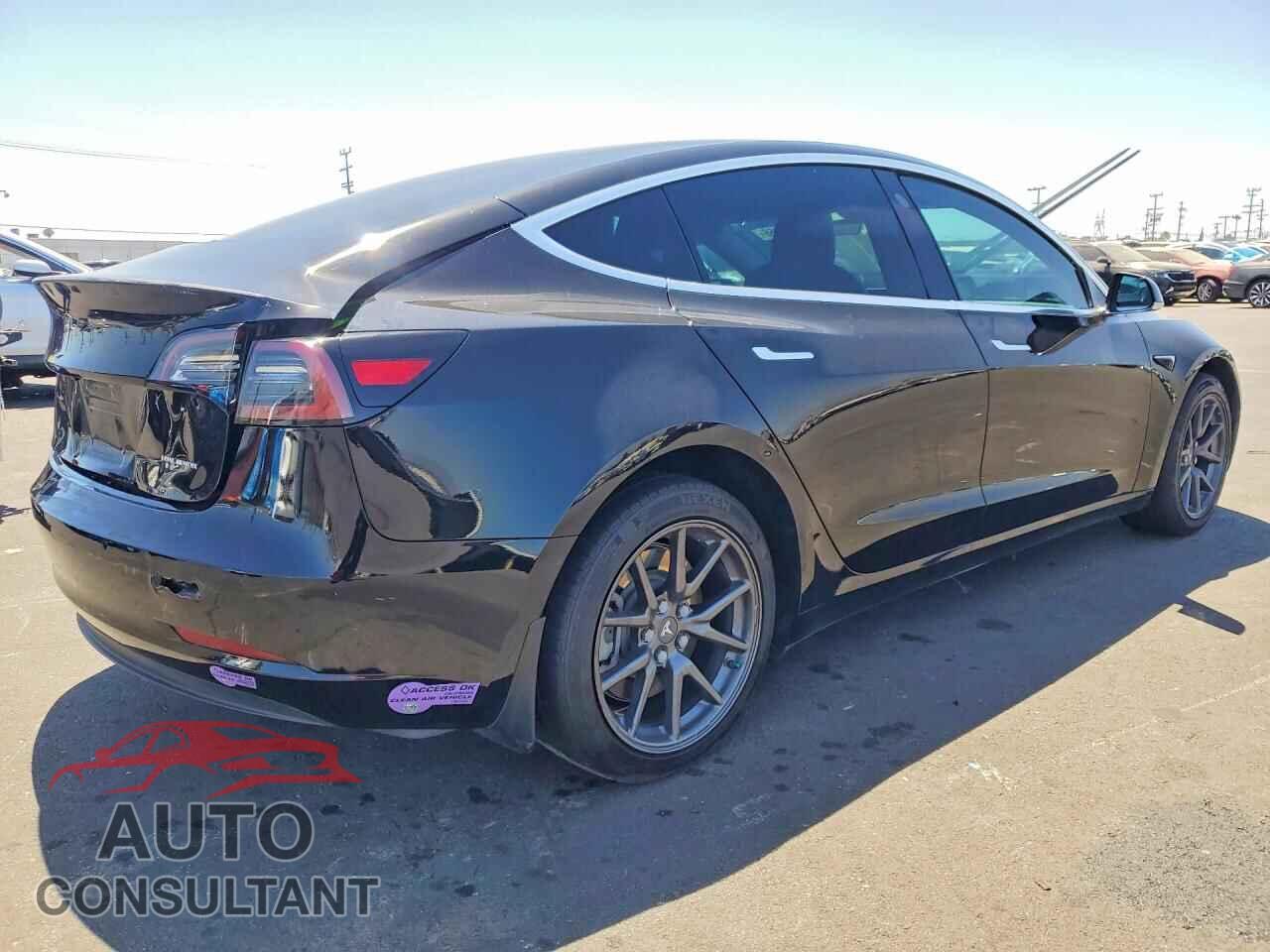 TESLA MODEL 3 2018 - 5YJ3E1EB7JF150284