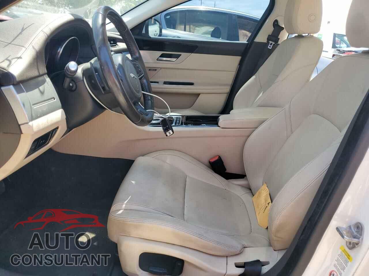 JAGUAR XF 2017 - SAJBD4BVXHCY39095