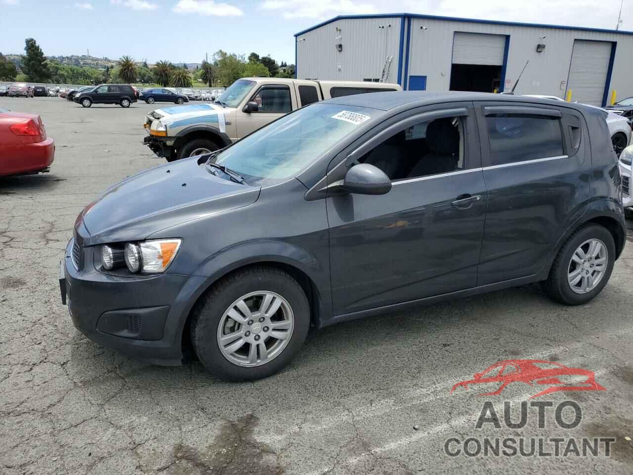 CHEVROLET SONIC 2014 - 1G1JC6SH2E4215213
