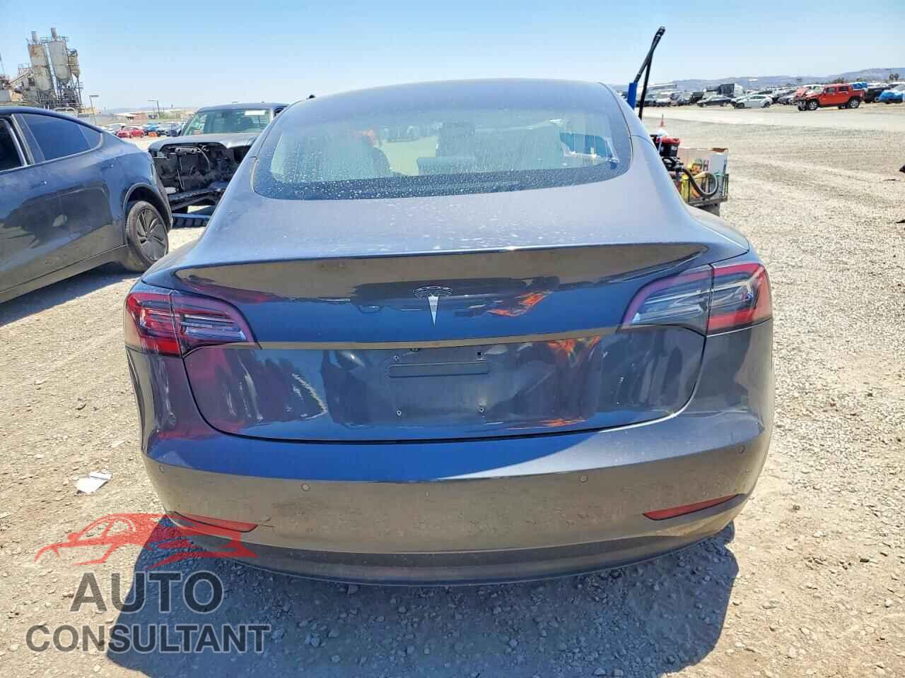 TESLA MODEL 3 2018 - 5YJ3E1EBXJF097239