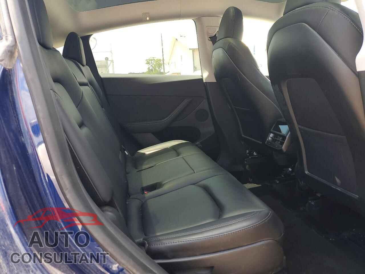 TESLA MODEL Y 2023 - 7SAYGAEE2PF714347
