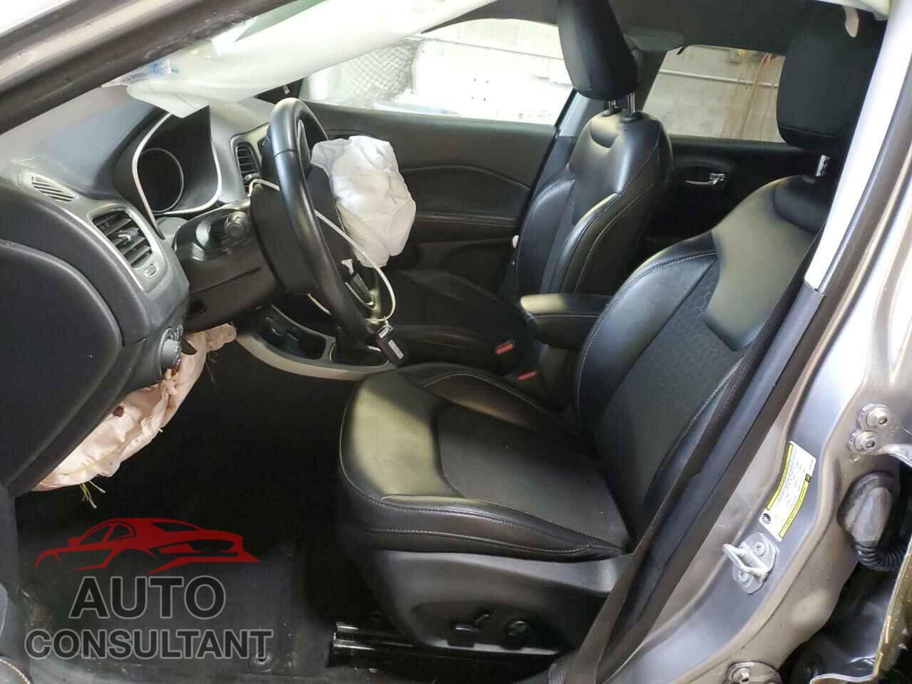 JEEP COMPASS 2019 - 3C4NJDBB9KT601535