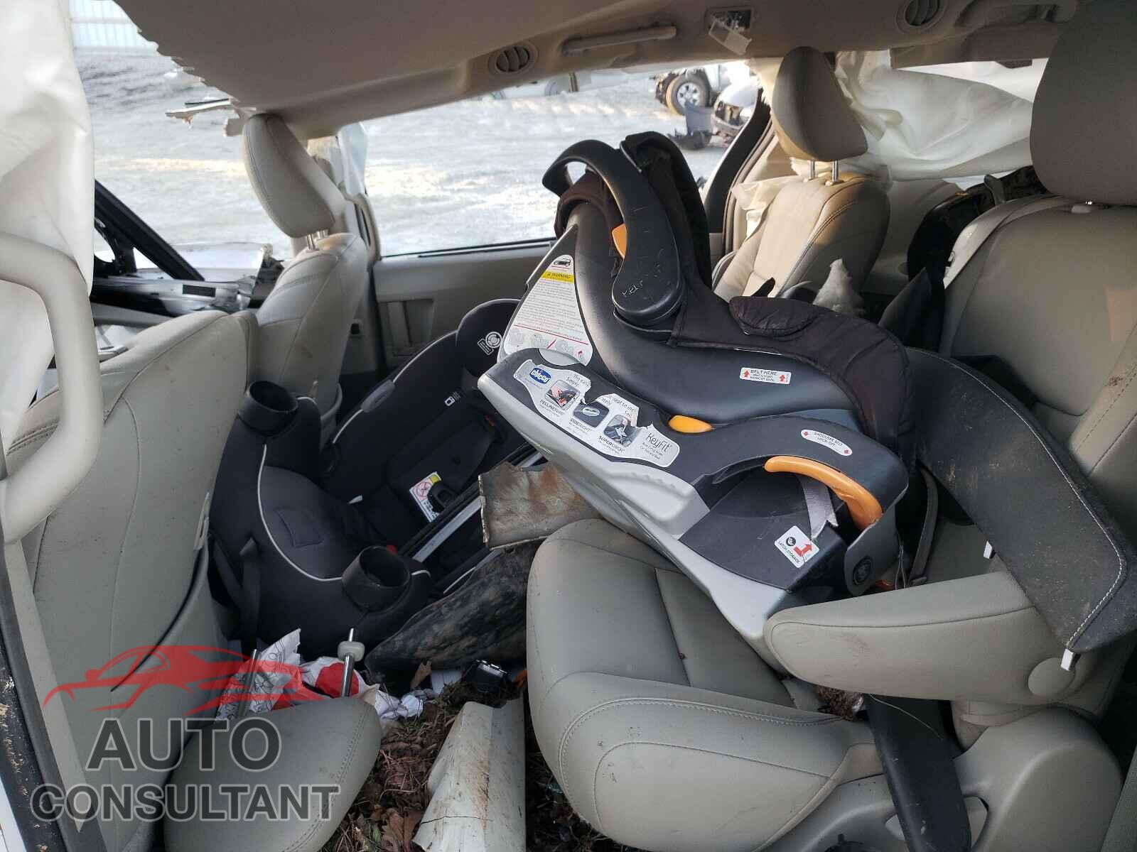 TOYOTA SIENNA 2017 - 5TDYZ3DC5HS856420