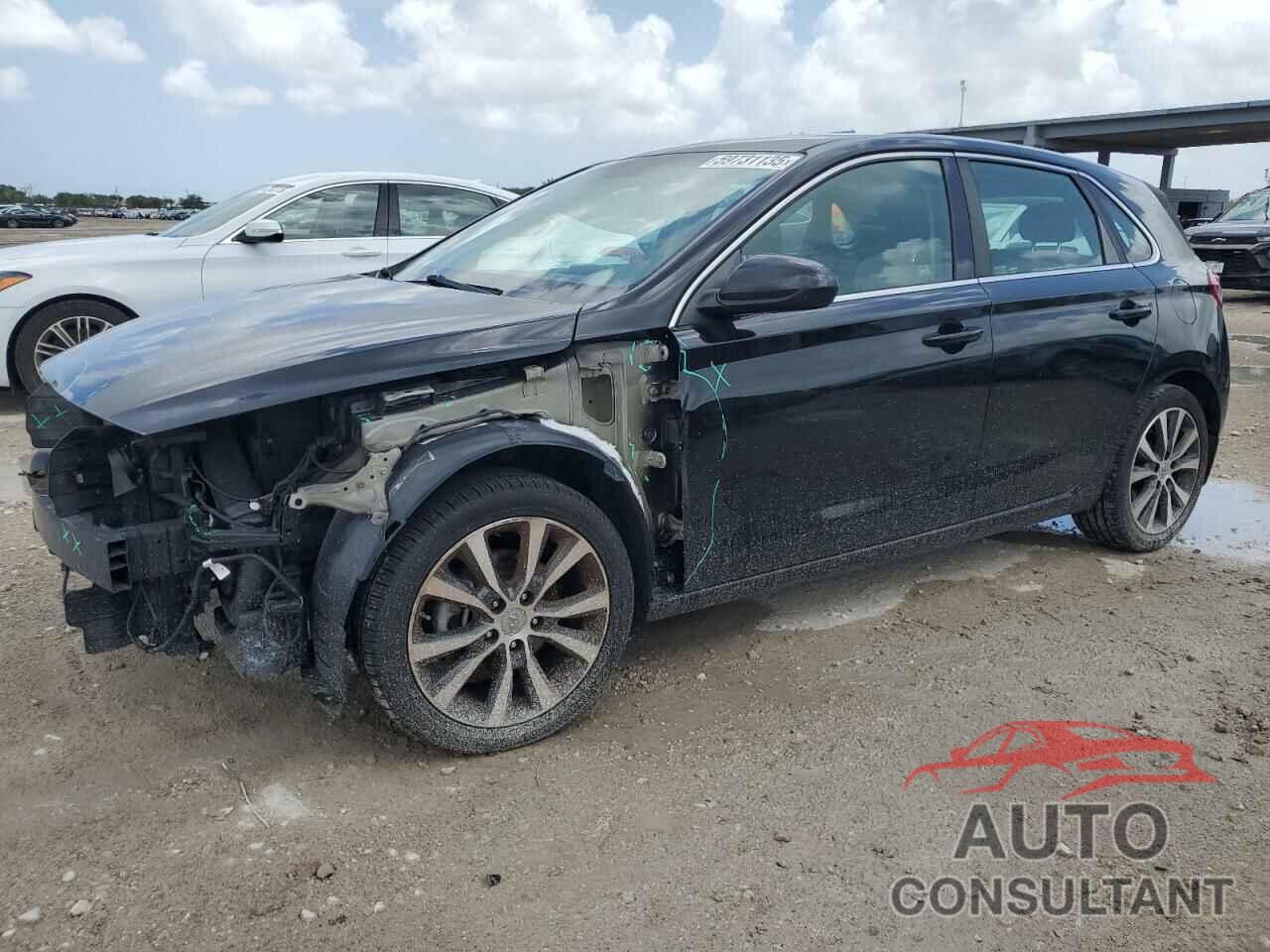 HYUNDAI ELANTRA 2018 - KMHH35LE2JU083581