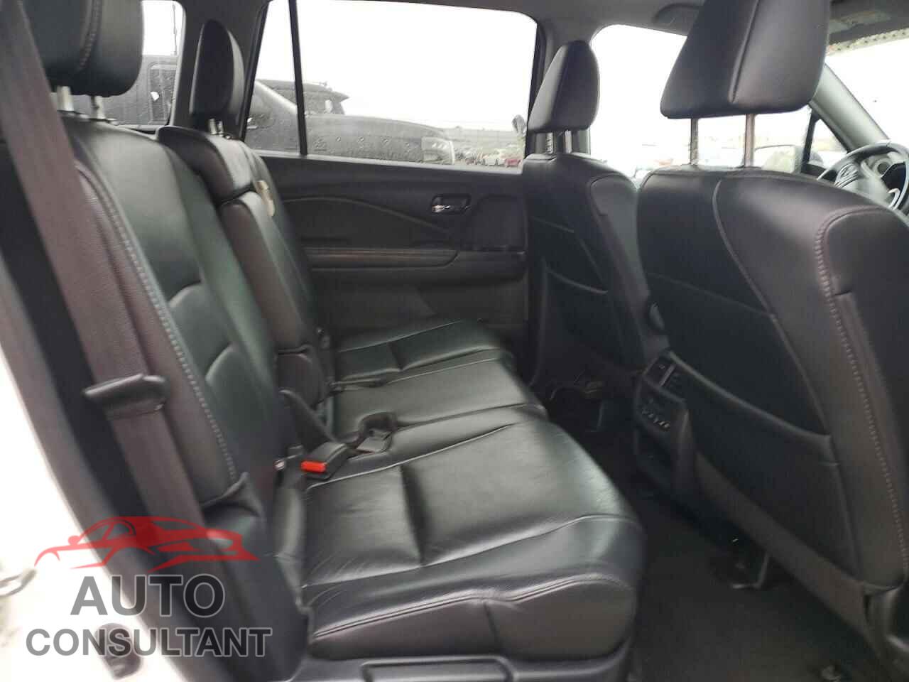 HONDA PILOT 2018 - 5FNYF5H52JB024236