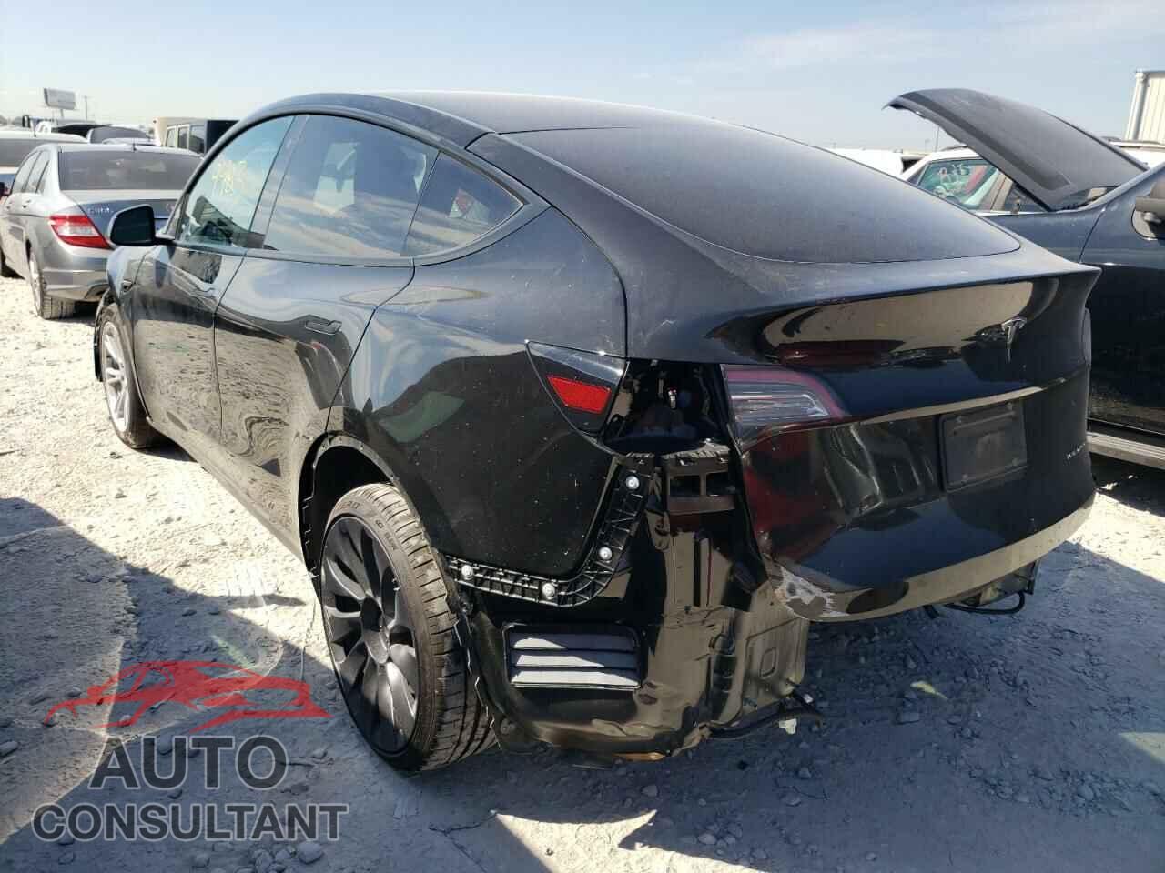 TESLA MODEL Y 2021 - 5YJYGAEE5MF284631