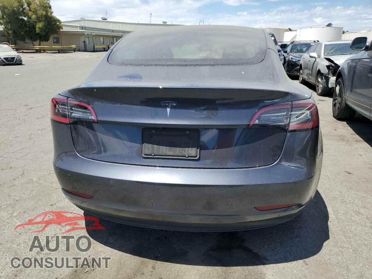 TESLA MODEL 3 2021 - 5YJ3E1EAXMF076516