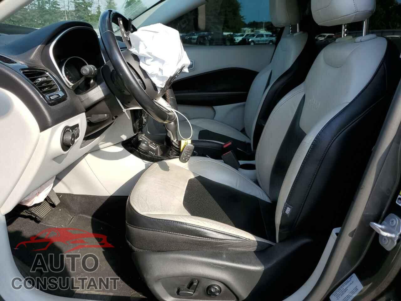 JEEP COMPASS 2017 - 3C4NJDCB8HT688495