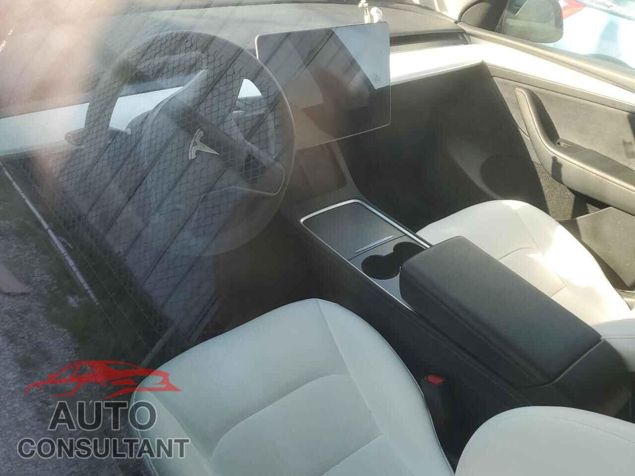 TESLA MODEL Y 2023 - 7SAYGDEE5PF907755
