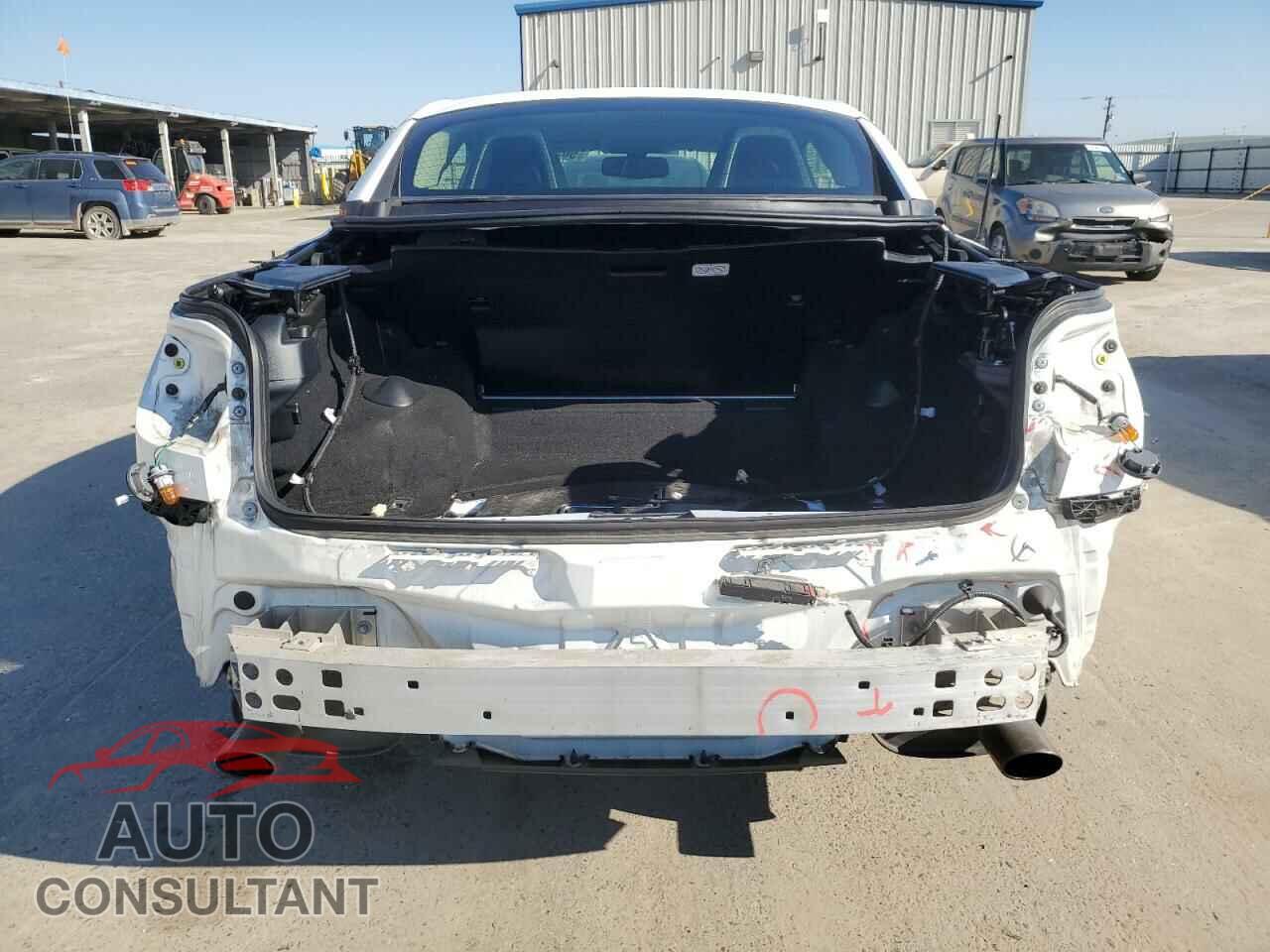 LEXUS IS 2013 - JTHFF2C2XD2527876