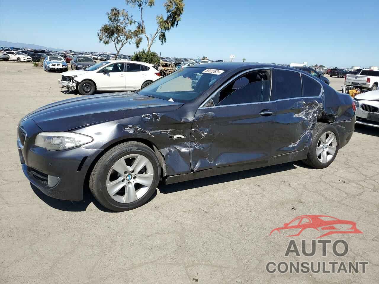 BMW 5 SERIES 2011 - WBAFR1C57BC741872