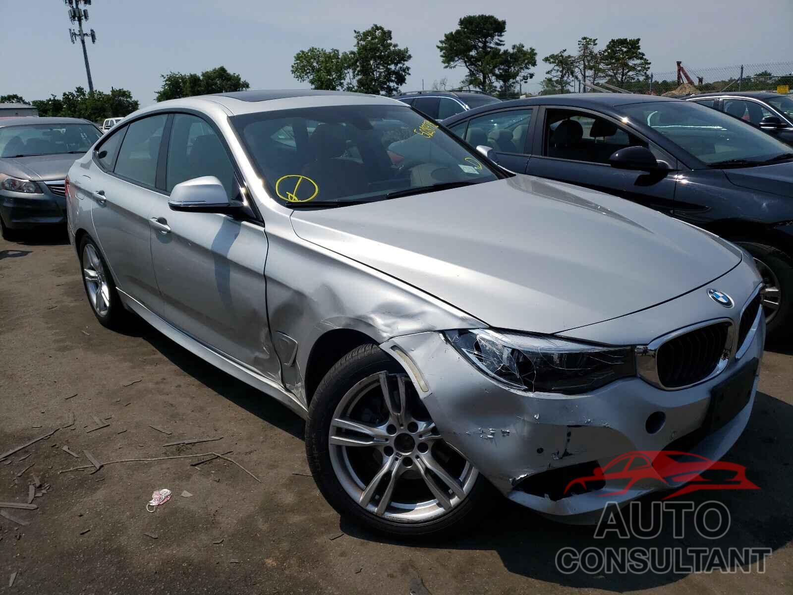 BMW 3 SERIES 2018 - WBA8Z9C53JG828165