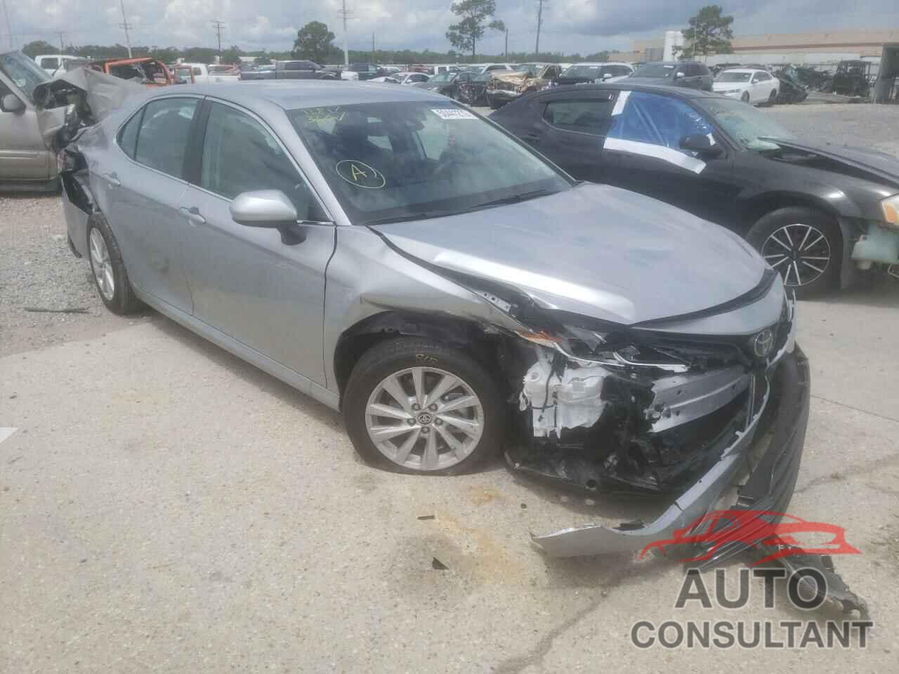 TOYOTA CAMRY 2022 - 4T1C11AK0NU047346