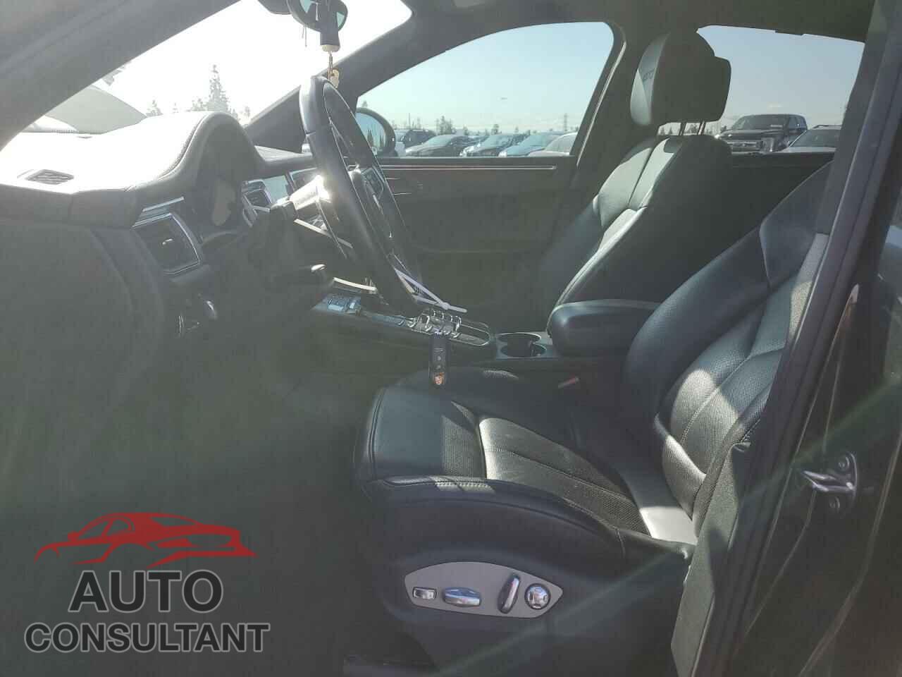 PORSCHE MACAN 2017 - WP1AG2A58HLB51229
