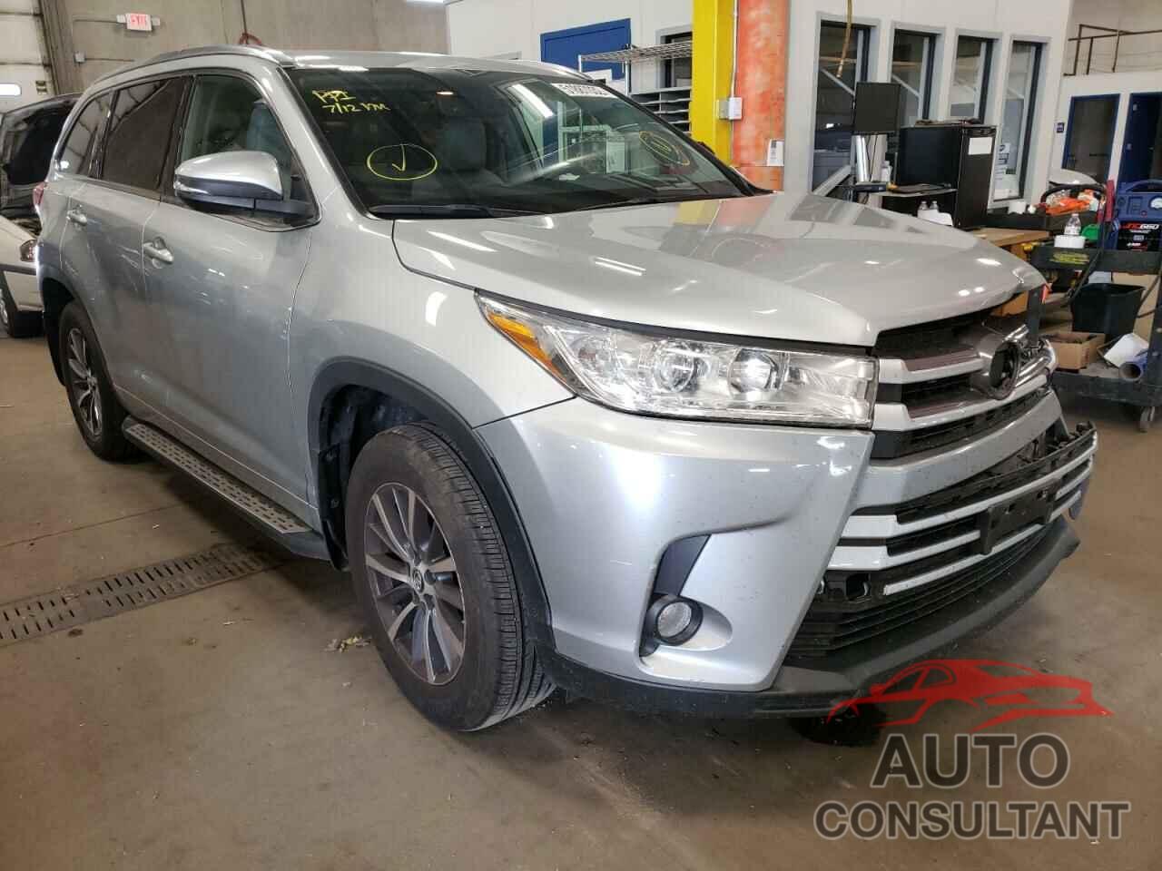 TOYOTA HIGHLANDER 2018 - 5TDJZRFH6JS556176