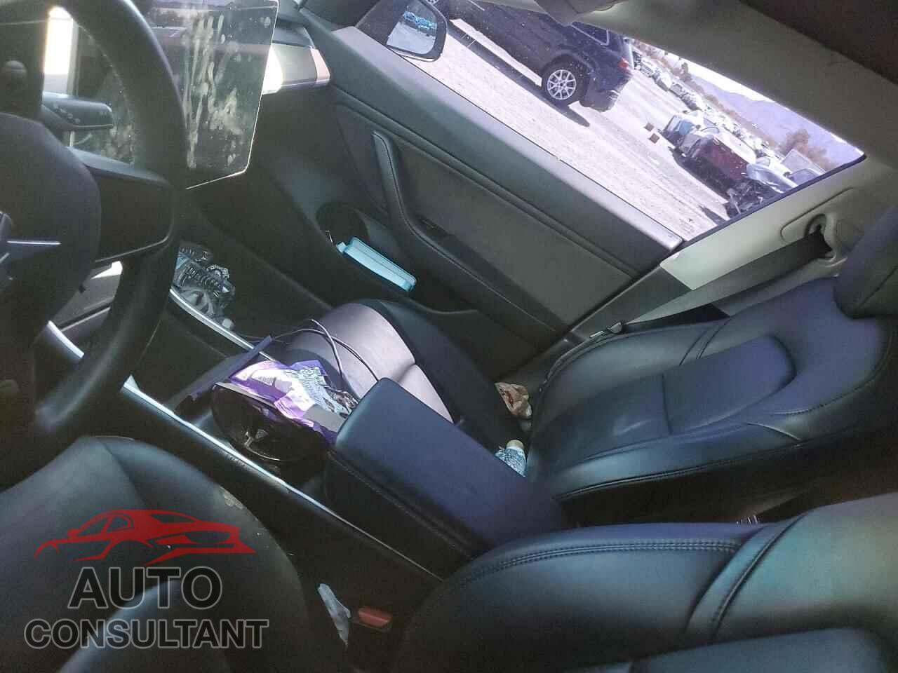 TESLA MODEL 3 2018 - 5YJ3E1EB4JF114858