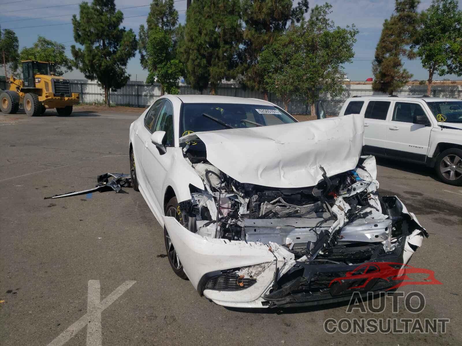 TOYOTA CAMRY 2021 - 4T1G11AKXMU419680