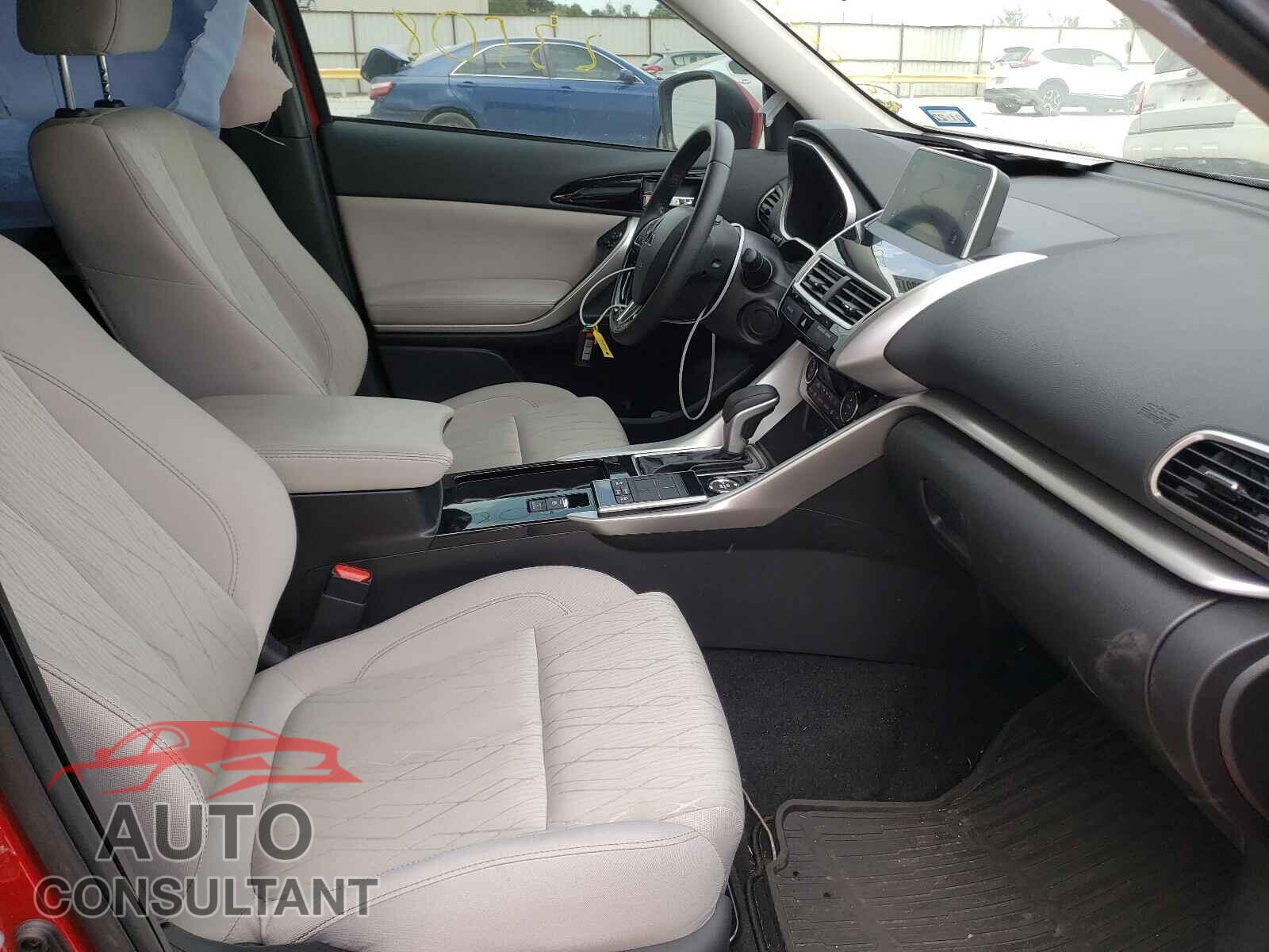 MITSUBISHI ECLIPSE 2018 - JA4AT5AA2JZ060529