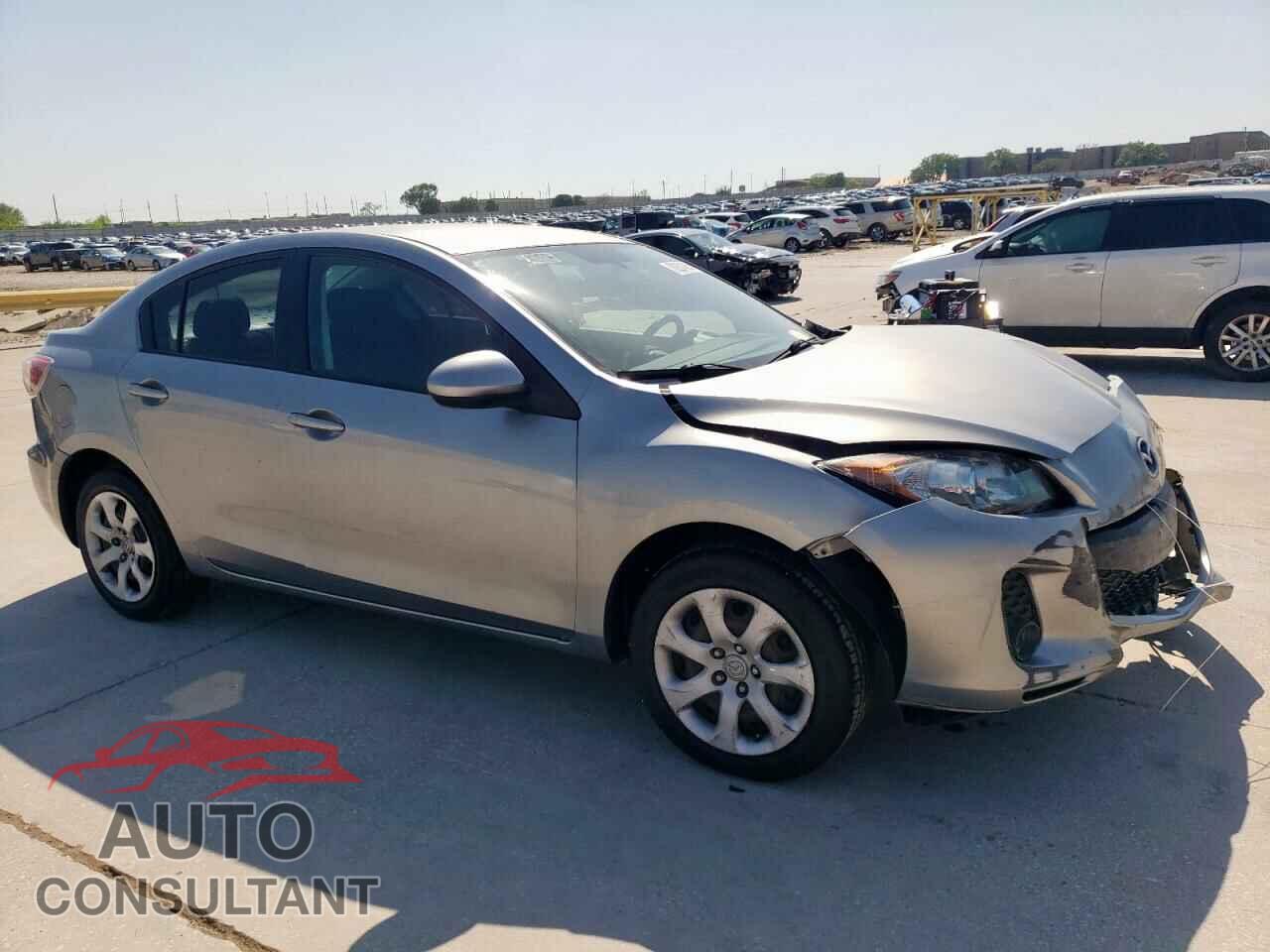 MAZDA 3 2013 - JM1BL1U74D1746481