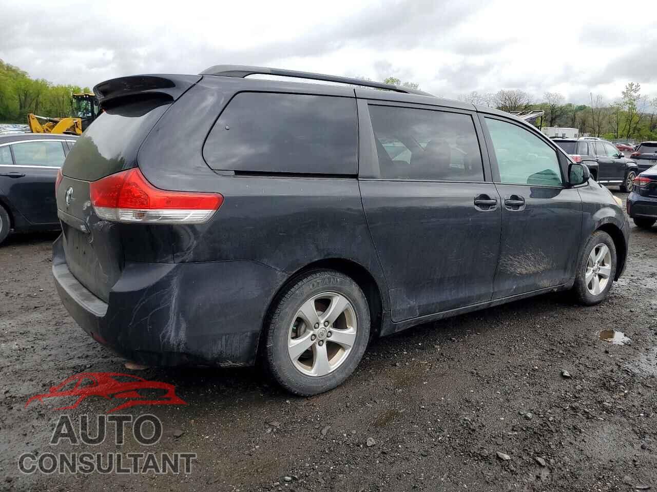 TOYOTA SIENNA 2013 - 5TDKK3DC8DS367644