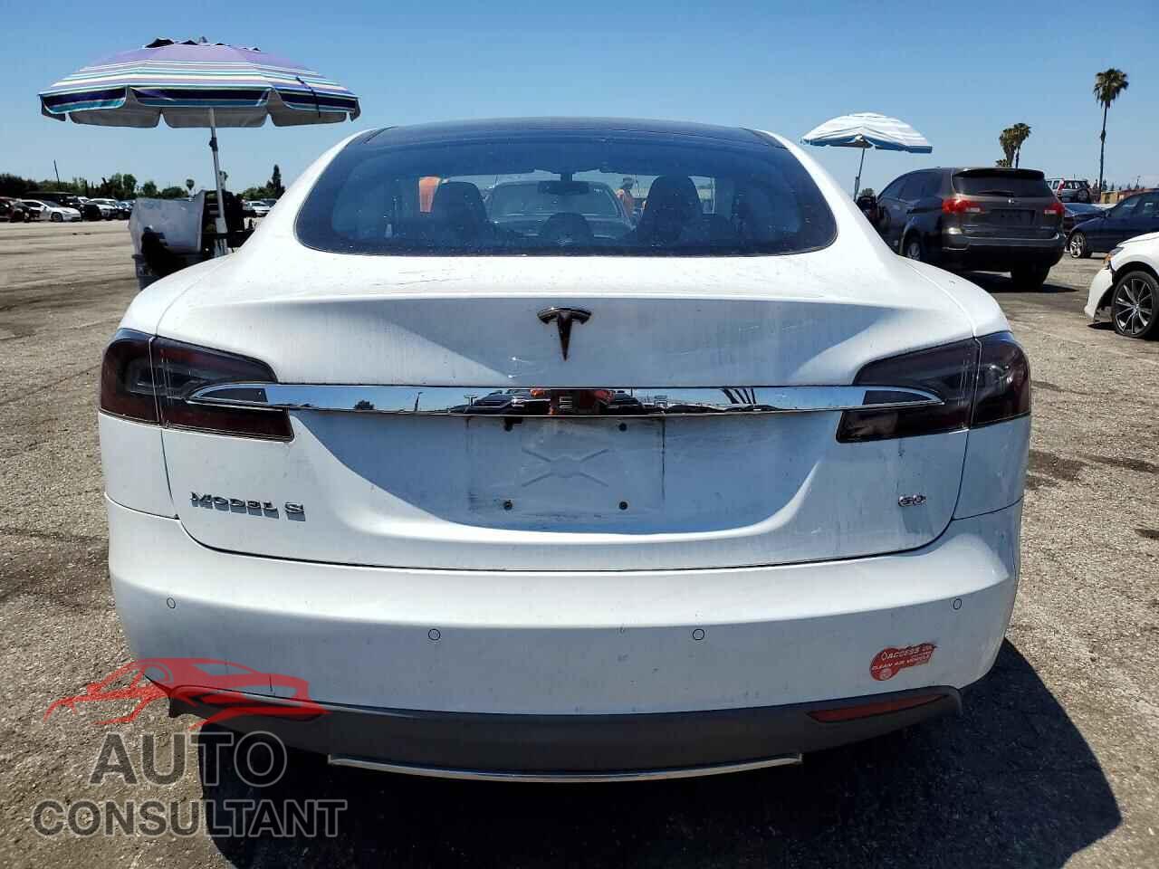 TESLA MODEL S 2013 - 5YJSA1CG8DFP23087