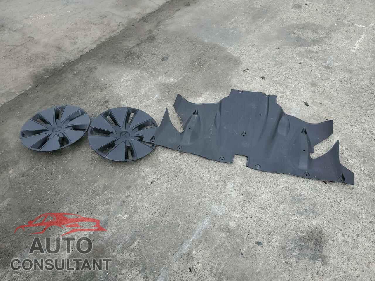 TESLA MODEL 3 2024 - 5YJ3E1EA1RF743321