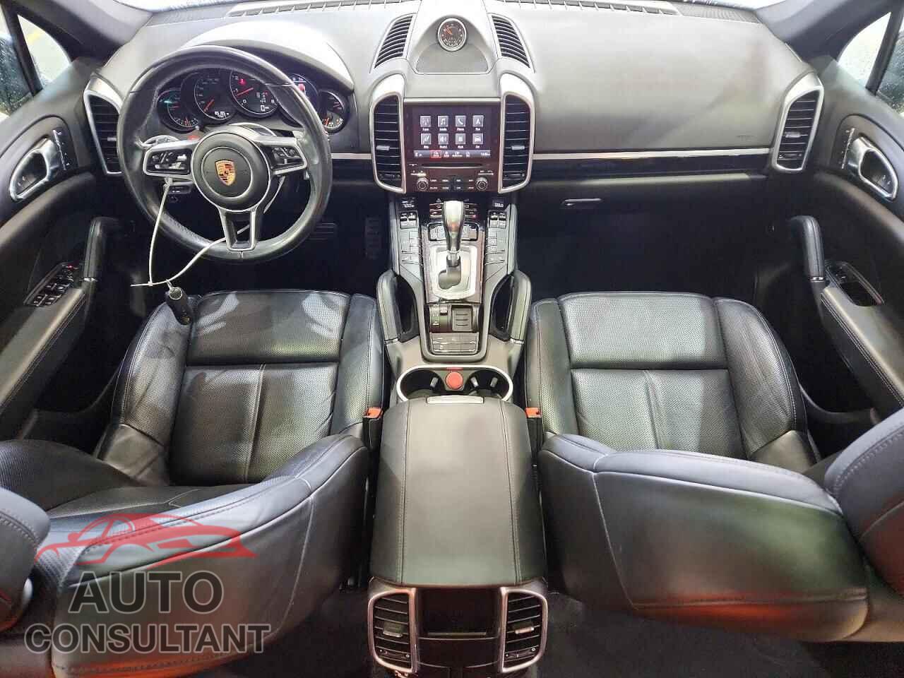 PORSCHE CAYENNE 2017 - WP1AA2A21HKA80923