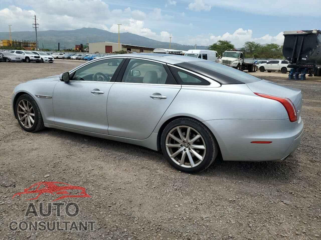 JAGUAR XJ 2011 - SAJWA1CB9BLV05595