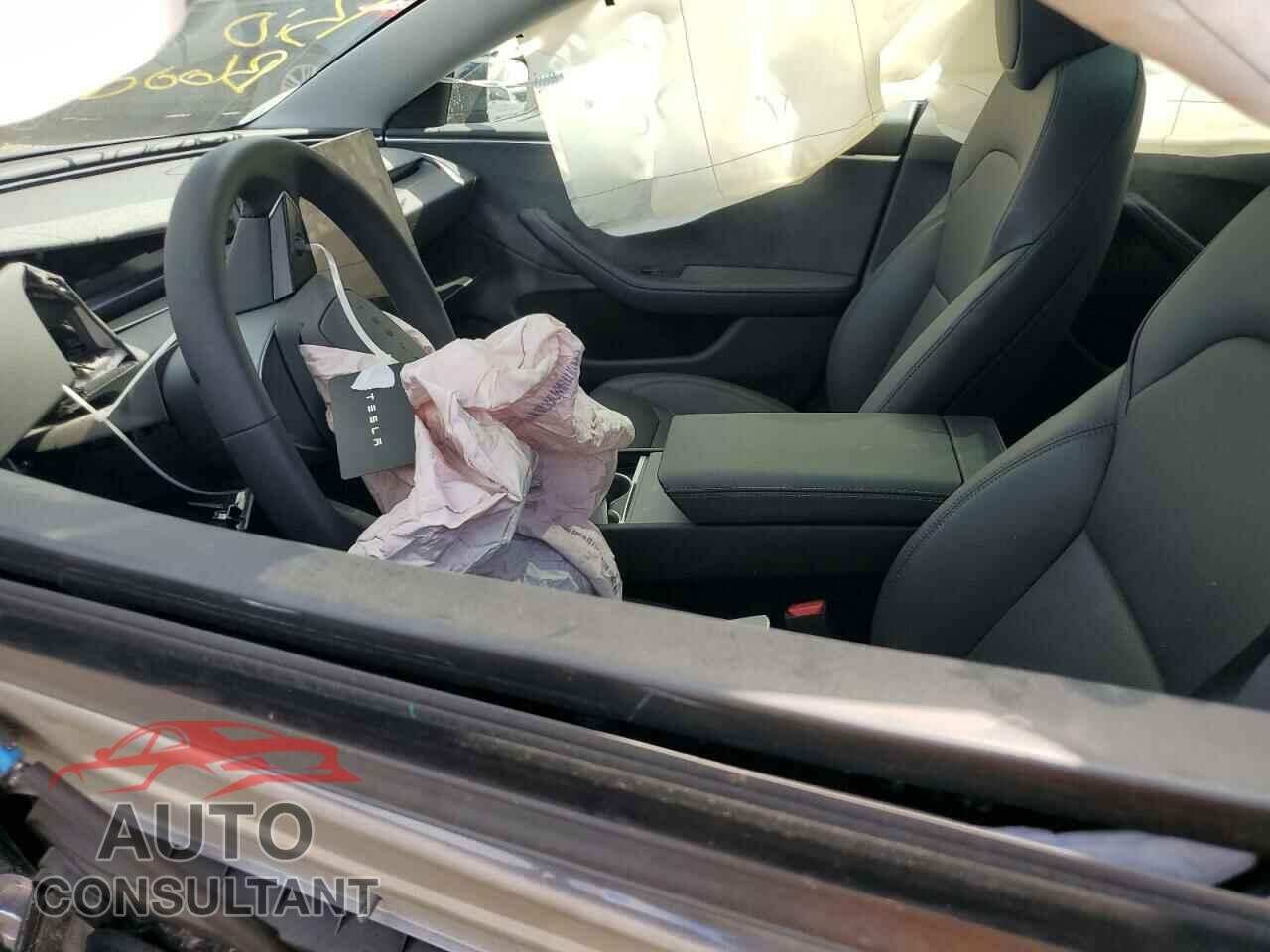 TESLA MODEL 3 2024 - 5YJ3E1EB4RF796104