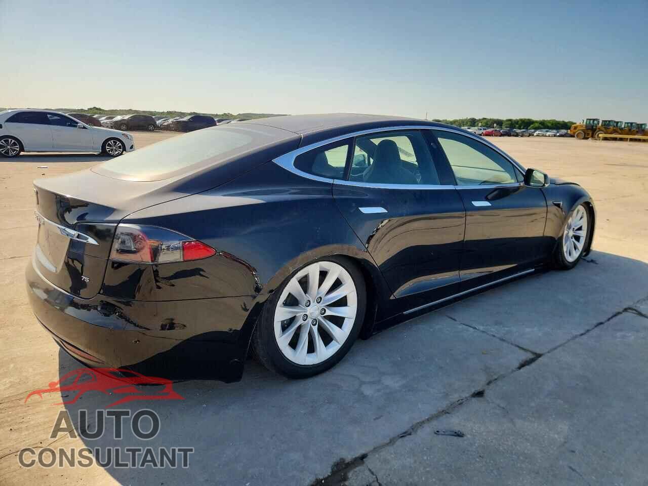 TESLA MODEL S 2017 - 5YJSA1E18HF228483