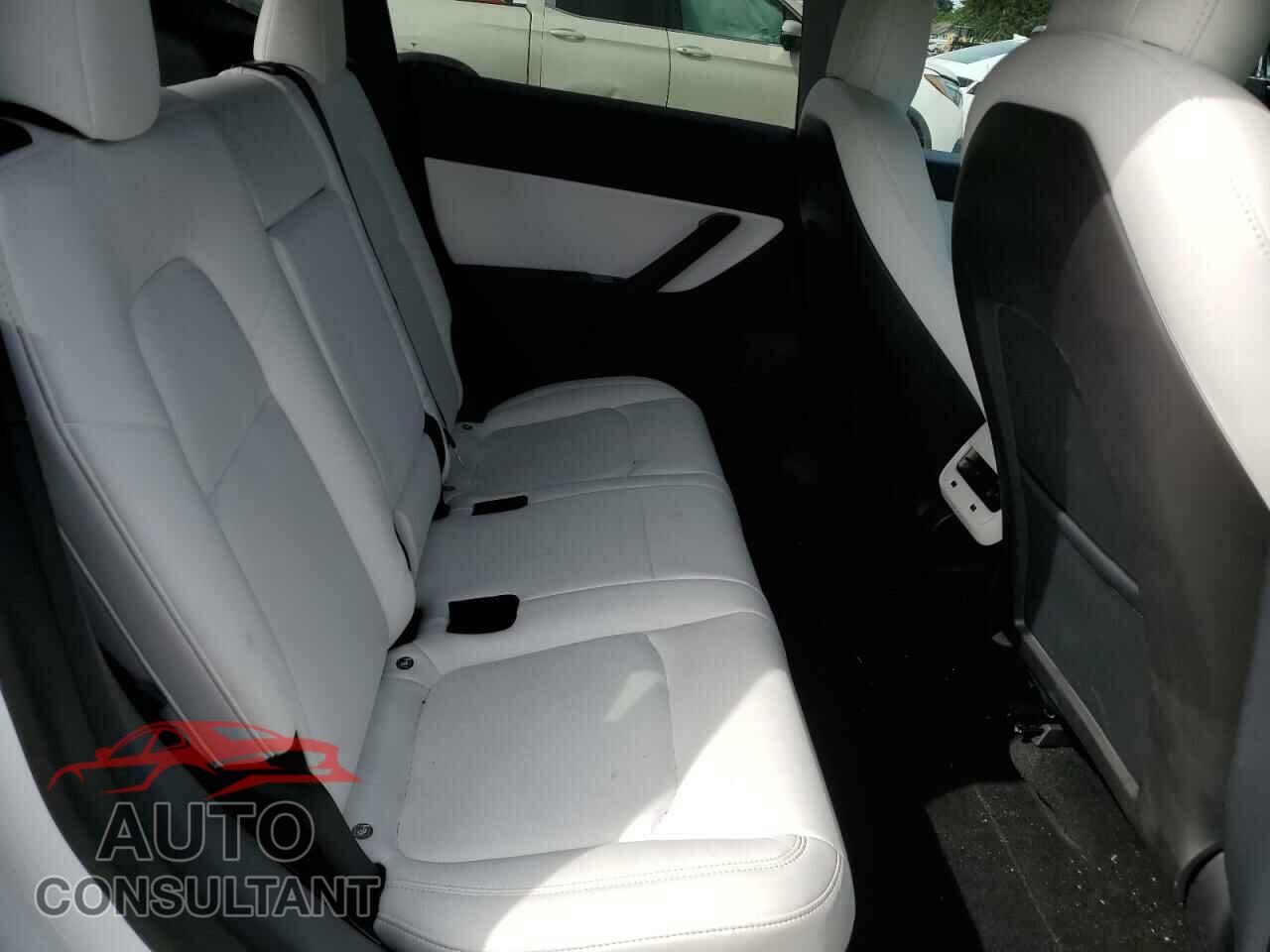 TESLA MODEL Y 2020 - 5YJYGDEF2LF006357
