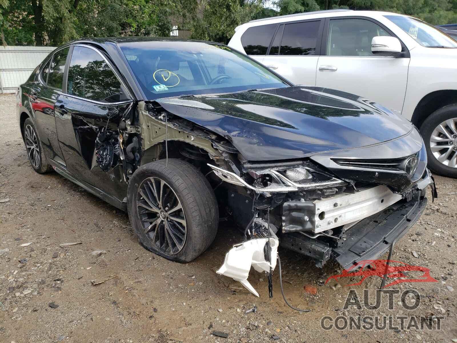 TOYOTA CAMRY 2018 - 4T1B11HK9JU641994